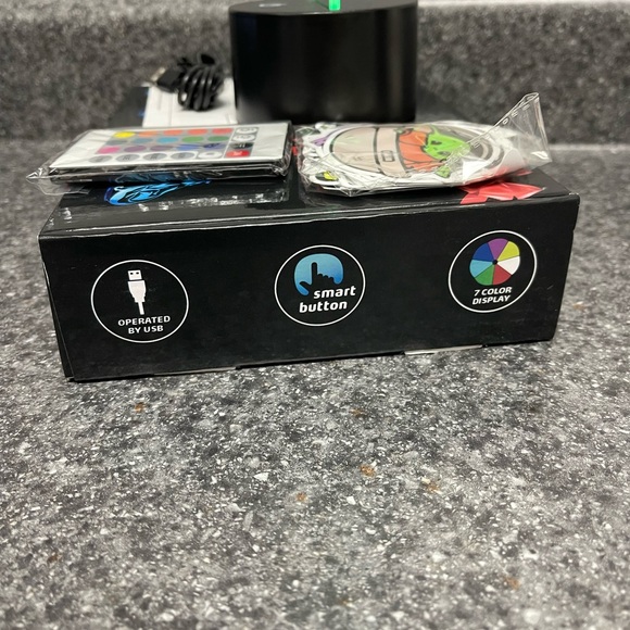 Yoda Star Wars 3D Night Light Lamp, 20 Colors/Modes, Sticker, Cord/Batteries NIB - Picture 6 of 8